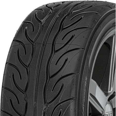 Yokohama ADVAN NEOVA AD08RS tyre tread close-up